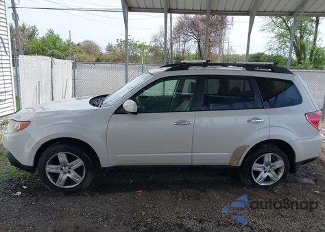 2010 Subaru Forester 2.5X Premium z USA, uszkodzony, nr VIN JF2SH6CC2AH909047